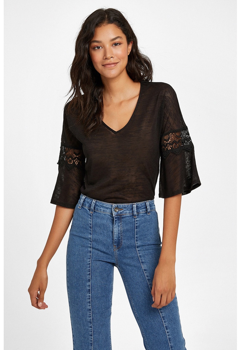 Bluza cu decolteu in V si maneci evazate trei sferturi Bluza cu decolteu in V si maneci evazate trei sferturi