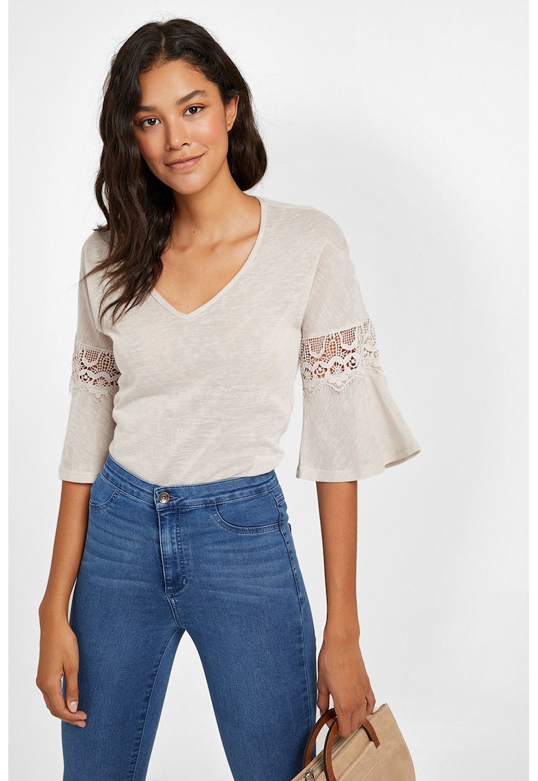 Bluza cu decolteu in V si maneci evazate trei sferturi Bluza cu decolteu in V si maneci evazate trei sferturi