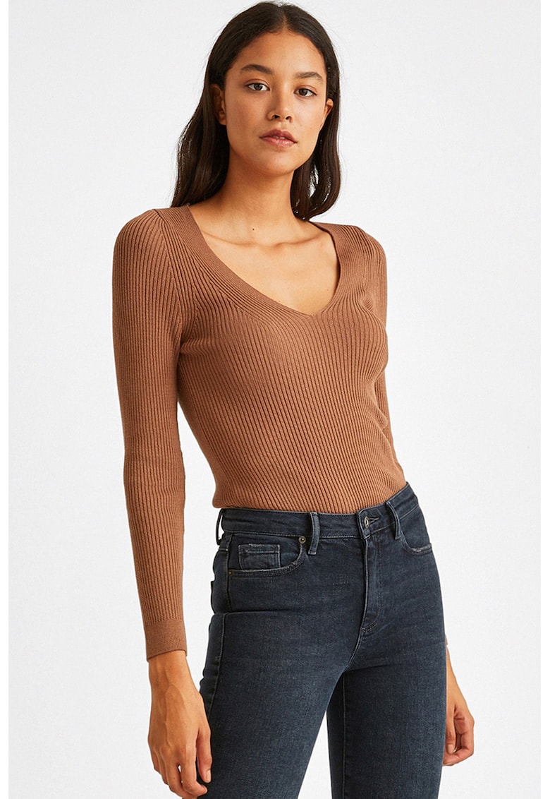 Pulover tricotat din amestec de modal cu decolteu in V