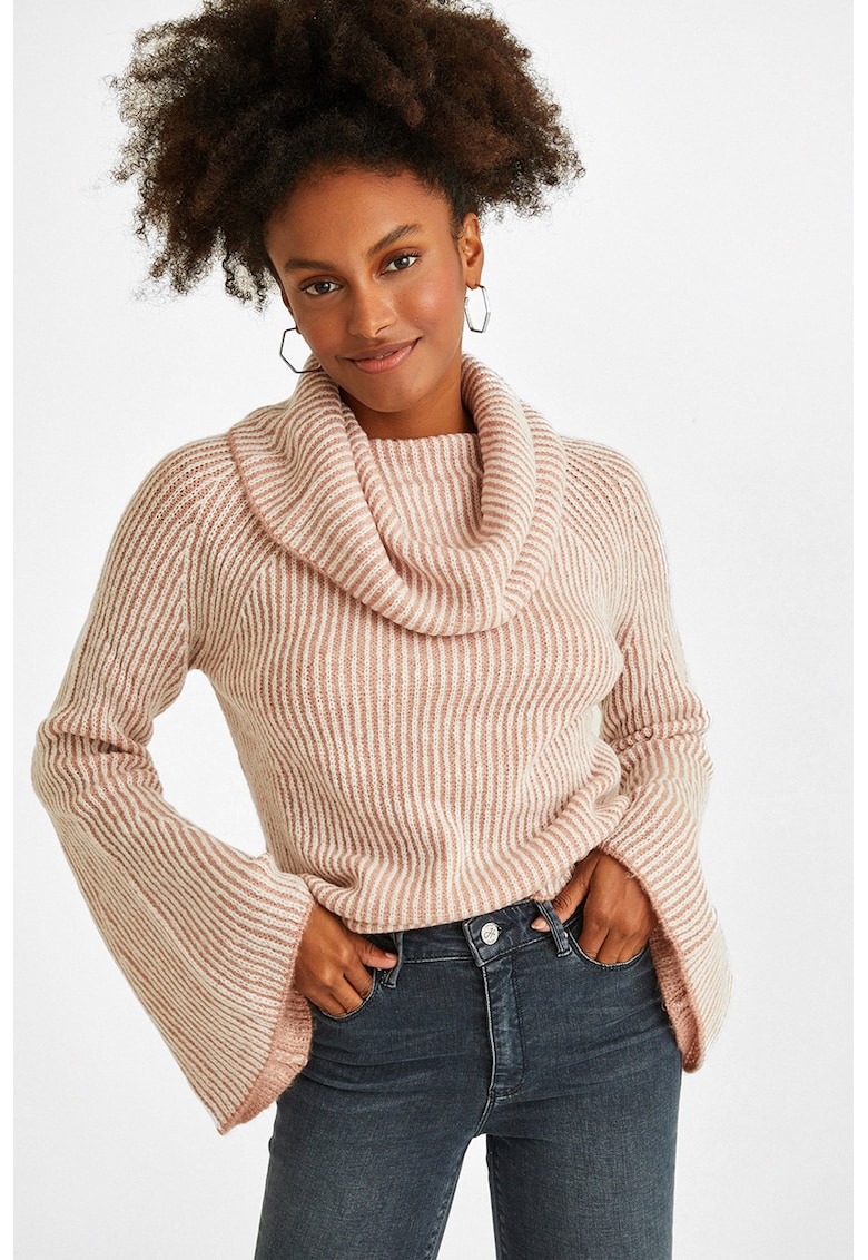 Pulover cu decolteu drapat si mansete evazate Pulover cu decolteu drapat si mansete evazate