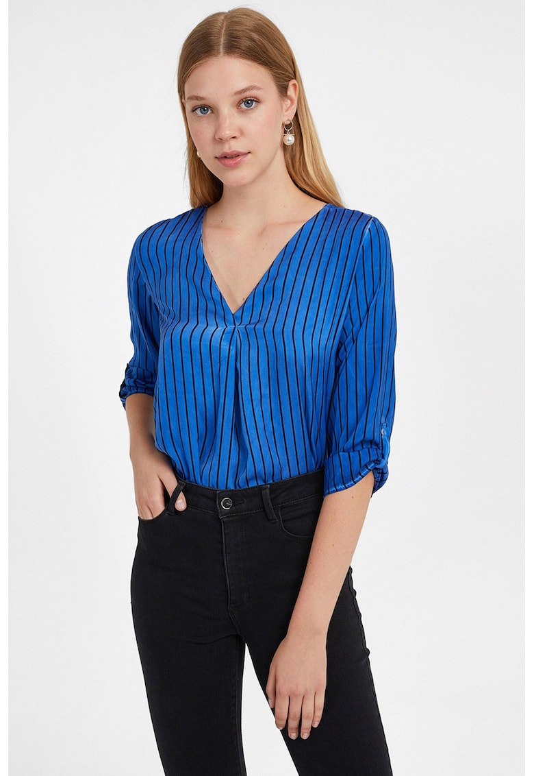 Bluza cu decolteu in V - model in dungi si maneci trei sferturi