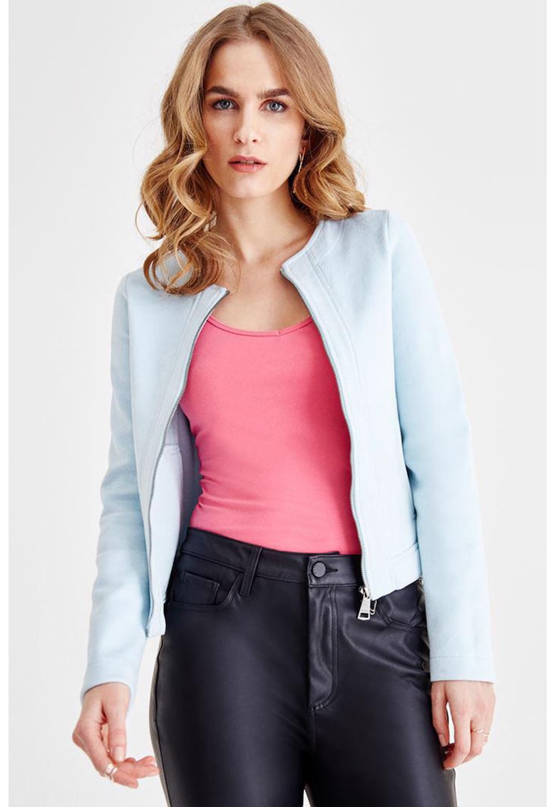 Jacheta cu fermoar si buzunare laterale