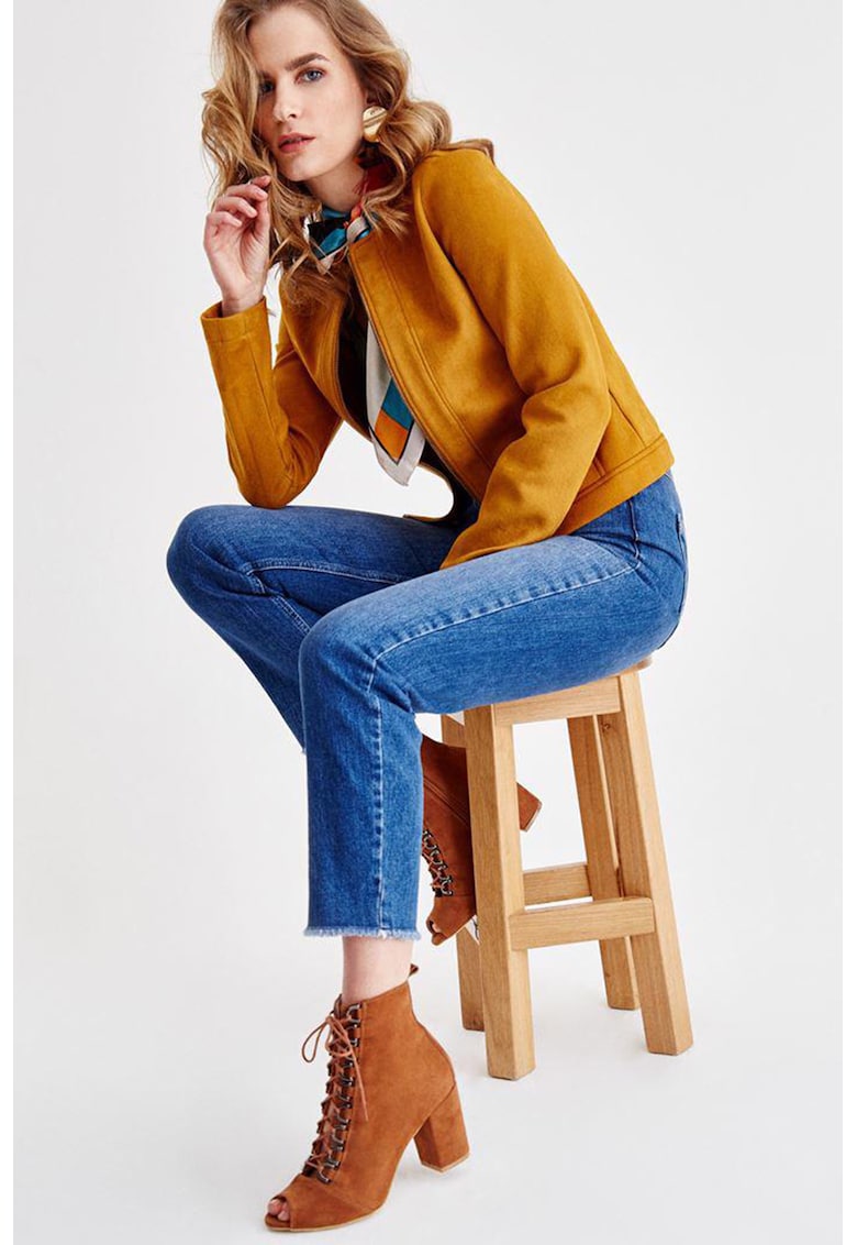 Jacheta cu fermoar si buzunare laterale