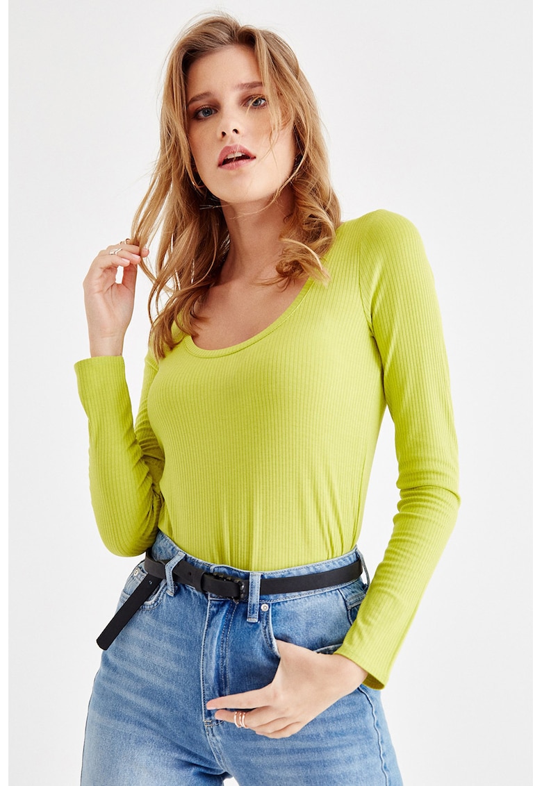 Bluza slim fit cu decolteu rotund