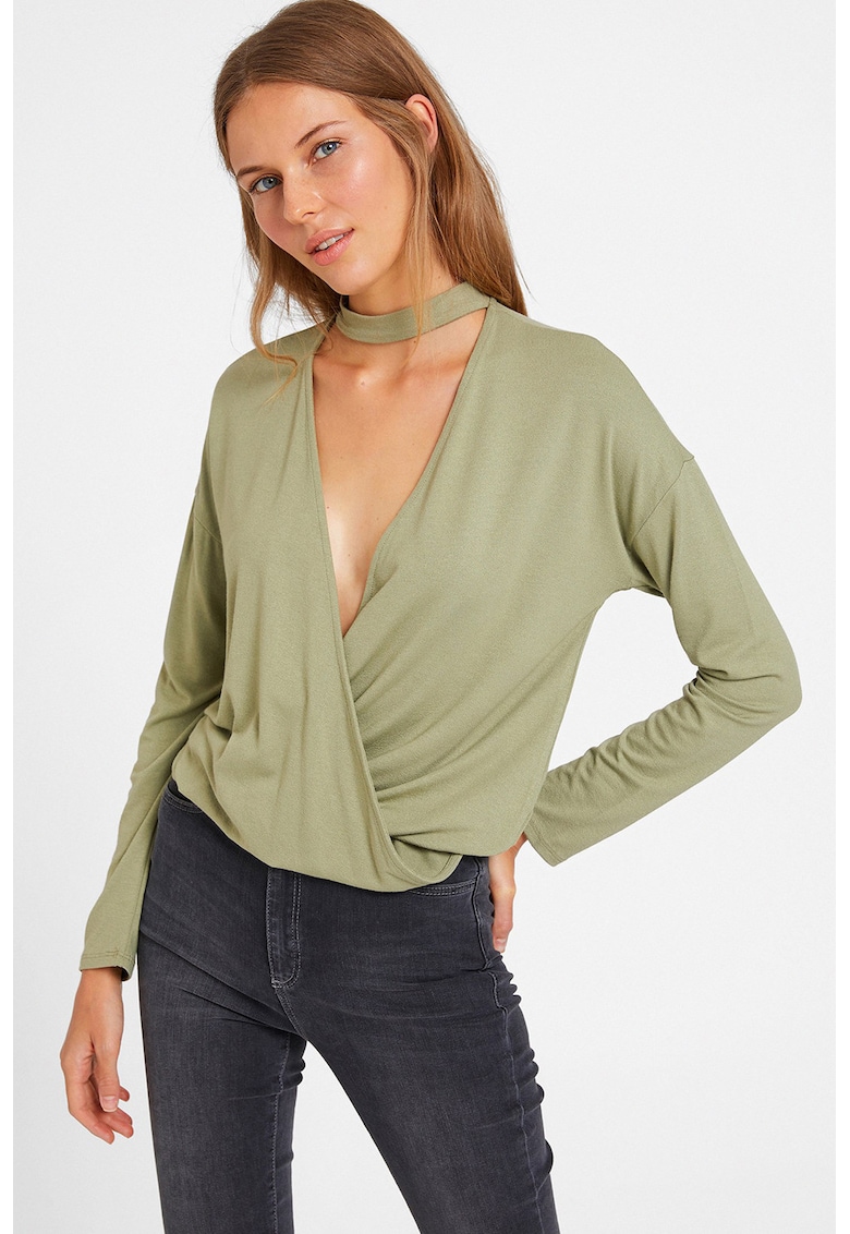 Bluza cu decolteu cache-coeur si decupaj