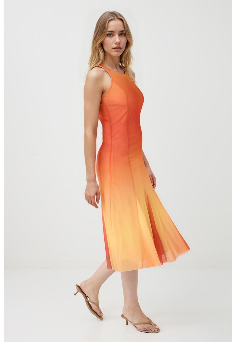 Rochie cu croiala pe bie si aspect in degrade