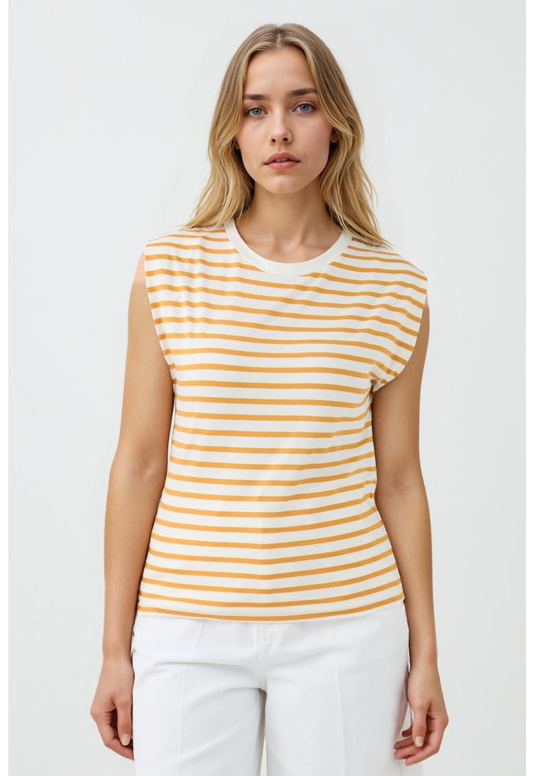 Tricou cu decolteu la baza gatului si dungi