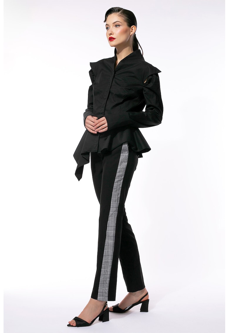 Pantaloni conici cu segmente laterale contrastante