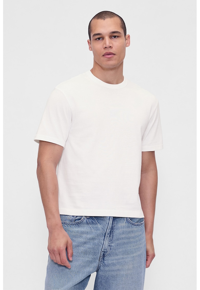 Tricou cu decolteu la baza gatului si imprimeu logo pe spate