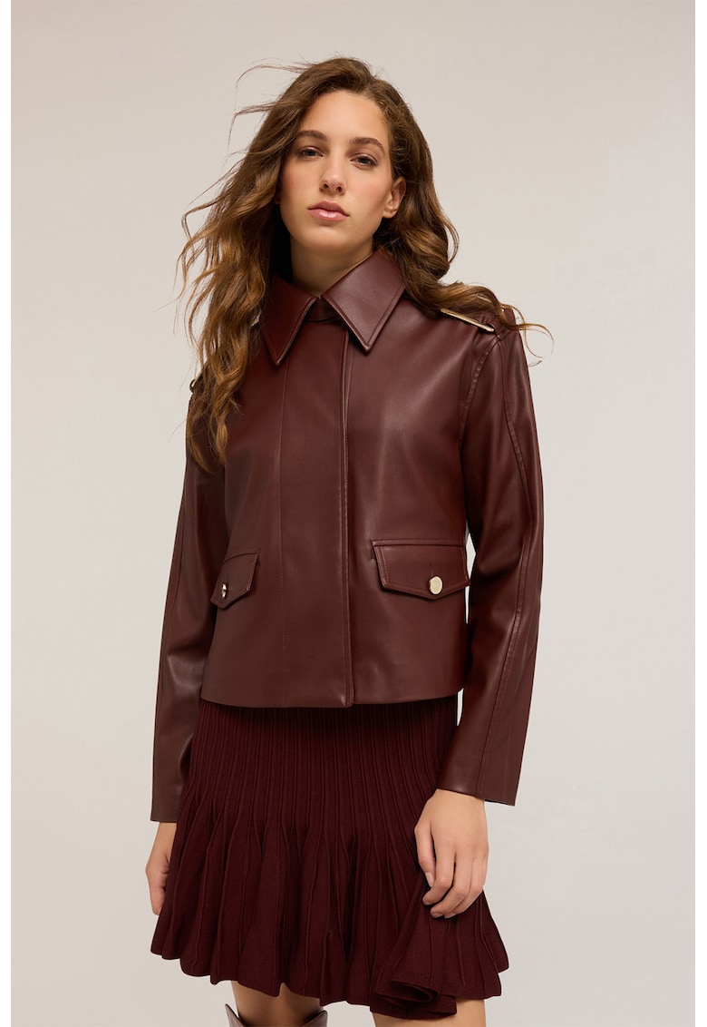 Jacheta din piele ecologica cu elemente metalice pe umar