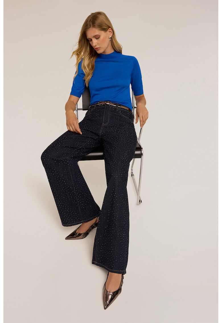 Blugi evazati cu strasuri