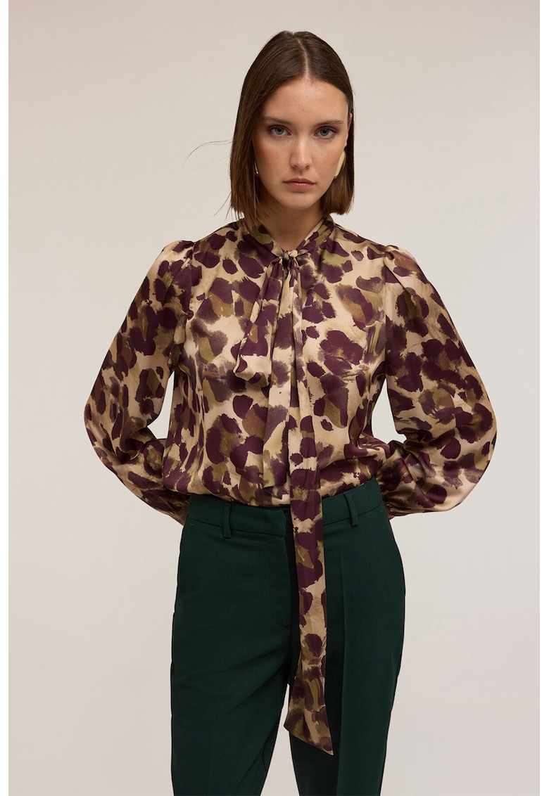 Bluza cu guler cu funda din panglici si animal print