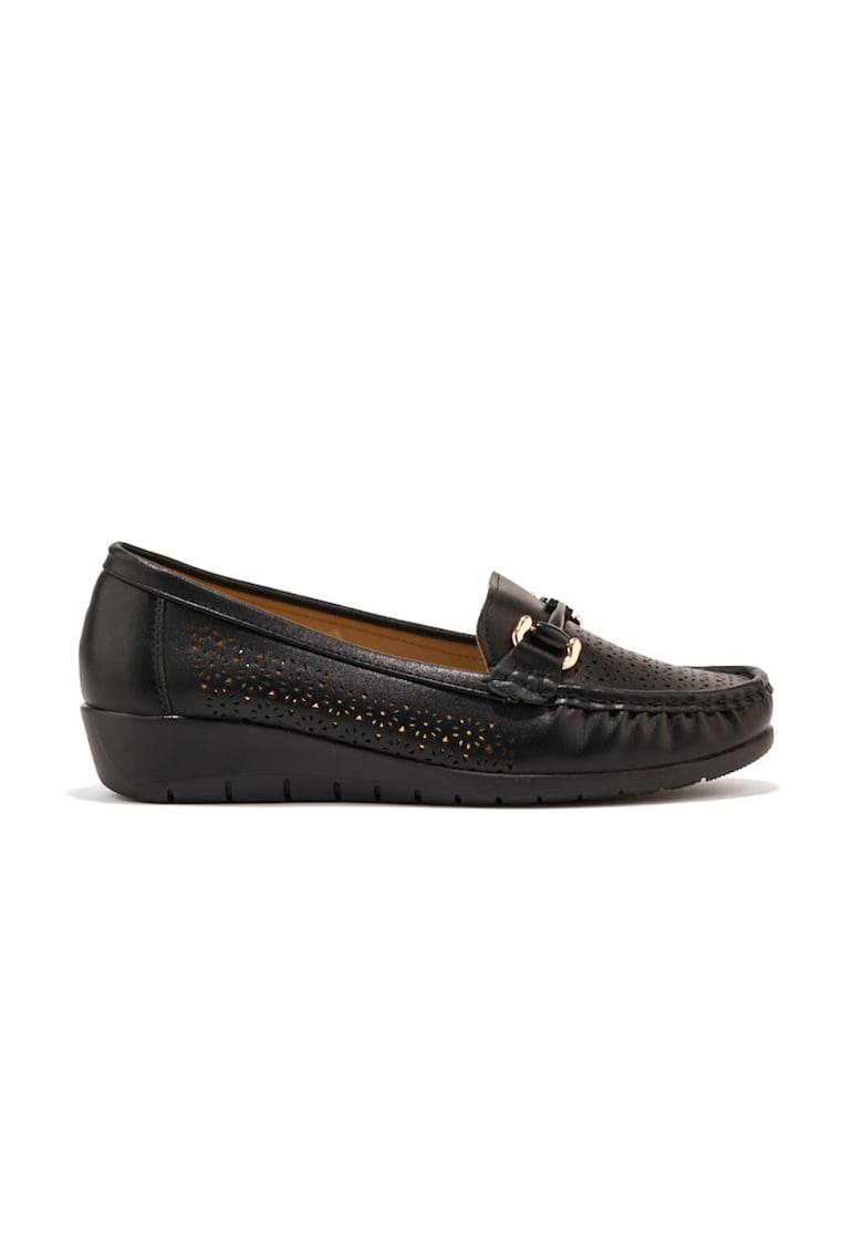 Pantofi loafer cu perforatii decorative