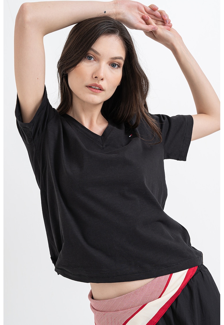 Tricou lejer cu decolteu in V - Negru