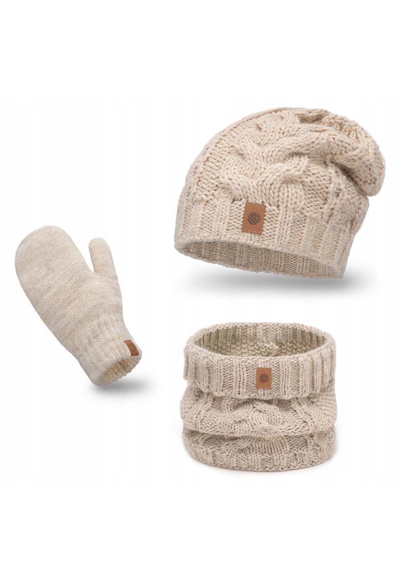Set de iarna - 3 in 1 - Bej - Caciula - Esarfa - Manusi - Material: 85% acril - 15% poliamida - Dimensiuni caciula: latime 22 cm - inaltime 27 cm - Dimensiuni esarfa: latime 24 - 5 cm - inaltime 25 cm - Circumferinta capului: 55-58 cm - Confortabil - An