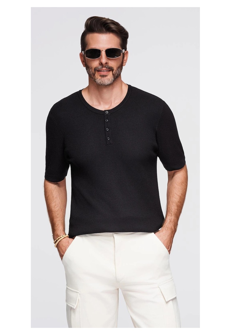 Tricou slim fit cu striatii si decolteu henley