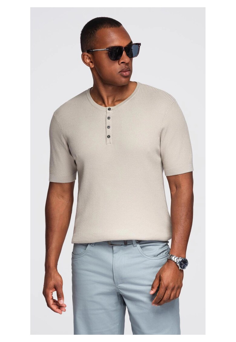 Tricou slim fit cu striatii si decolteu henley