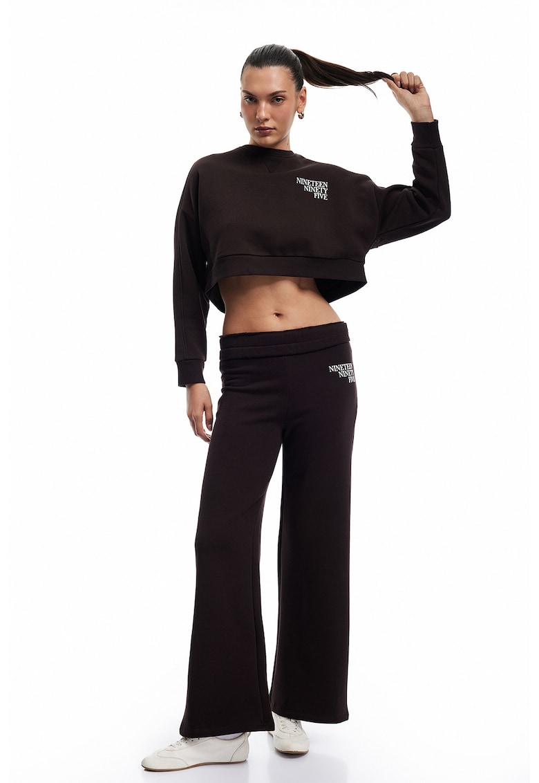 Pantaloni de trening cu croiala ampla