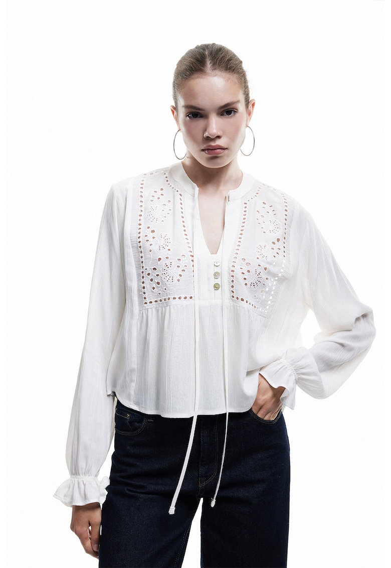 Bluza cu model cu perforatii Bluza cu model cu perforatii