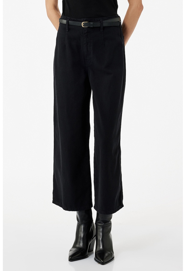 Pantaloni crop cu croiala ampla si curea