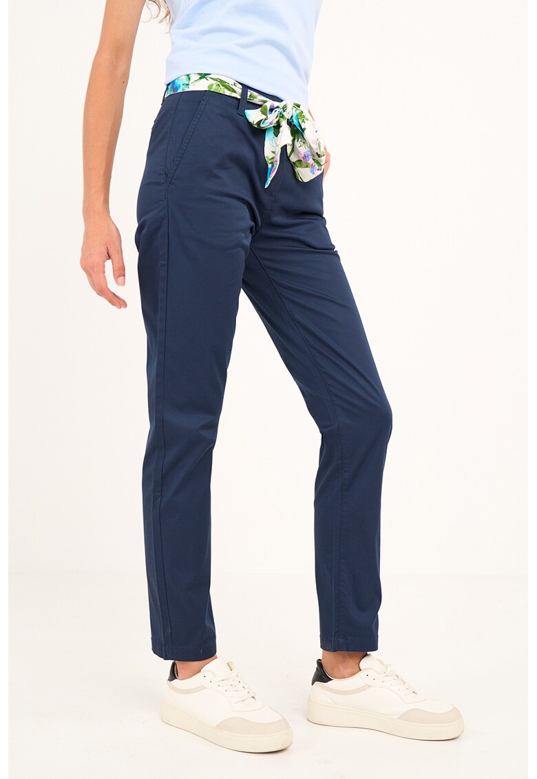 Pantaloni cu talie medie si buzunare