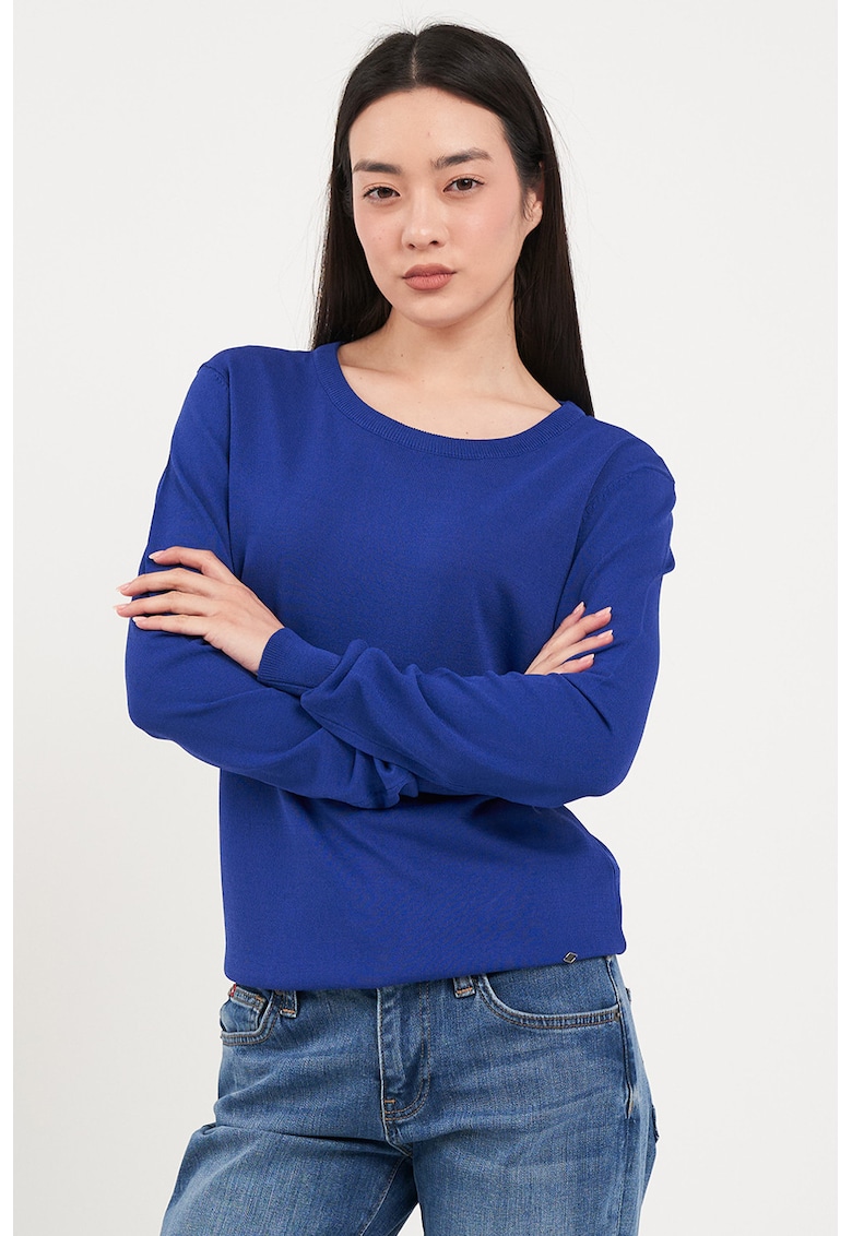 Pulover tricotat fin cu model uni