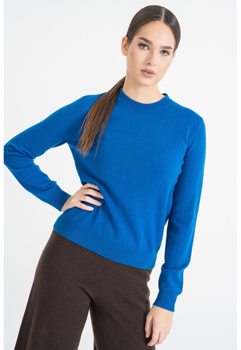 Pulover de lana cu decolteu la baza gatului