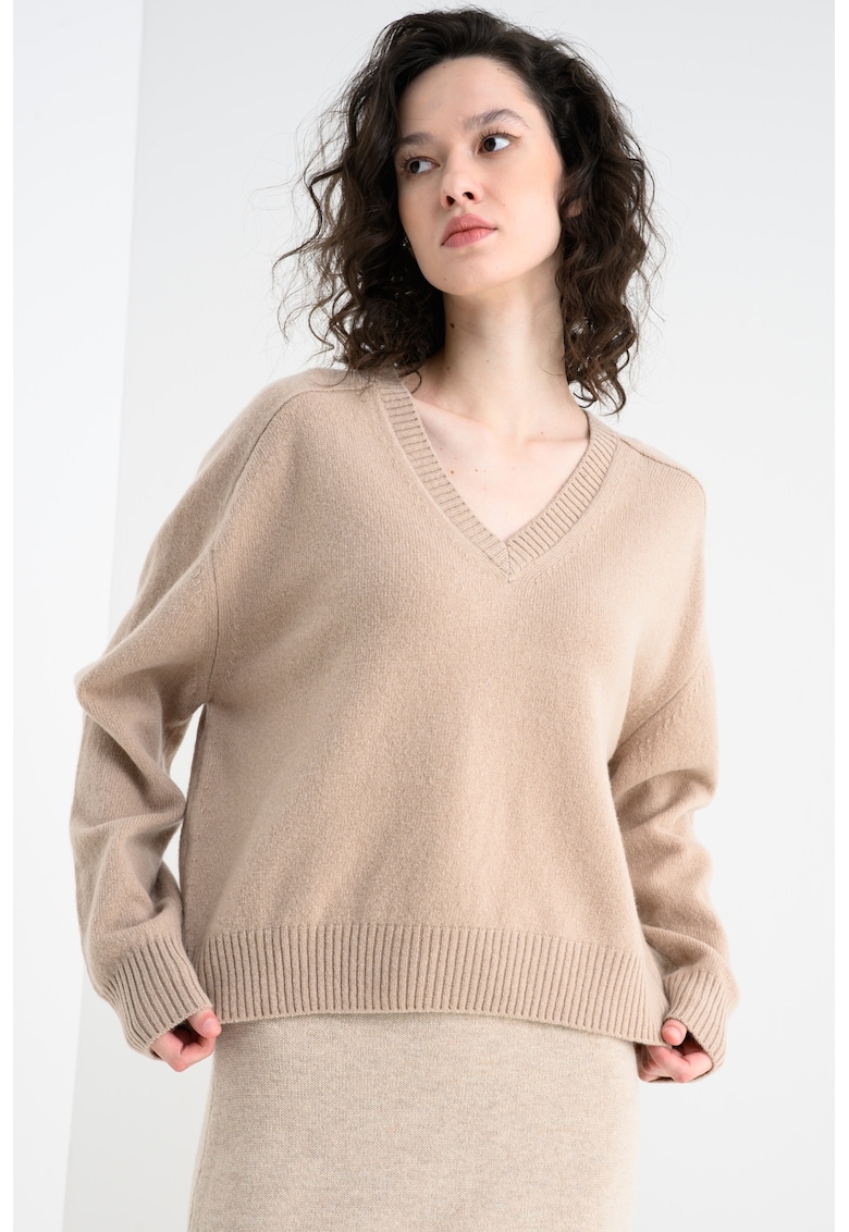 Pulover lejer de lana cu decolteu in V - Bej