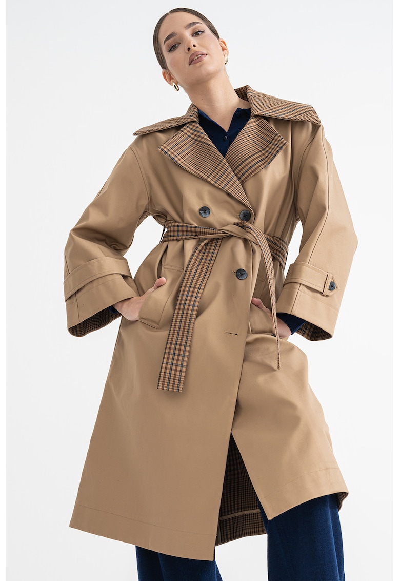 Trenci cu revere decupate supradimensionate