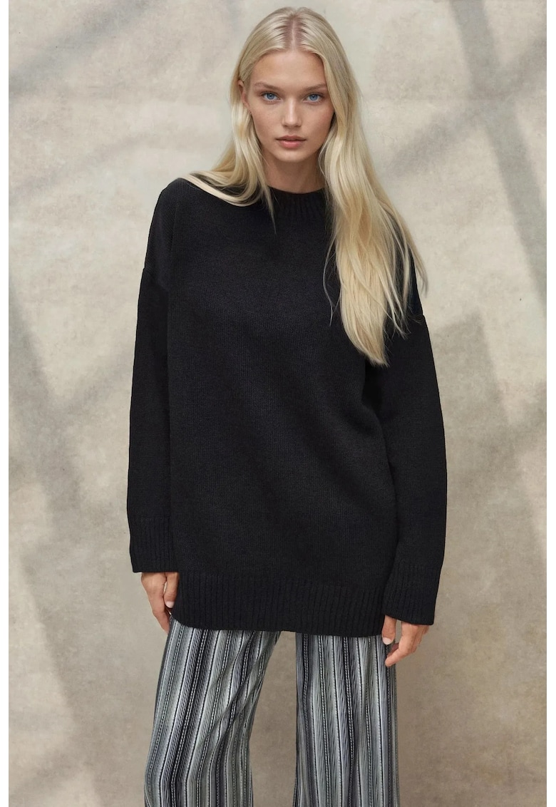 Pulover lung -  tricotat gros - guler rotund - negru - tricot