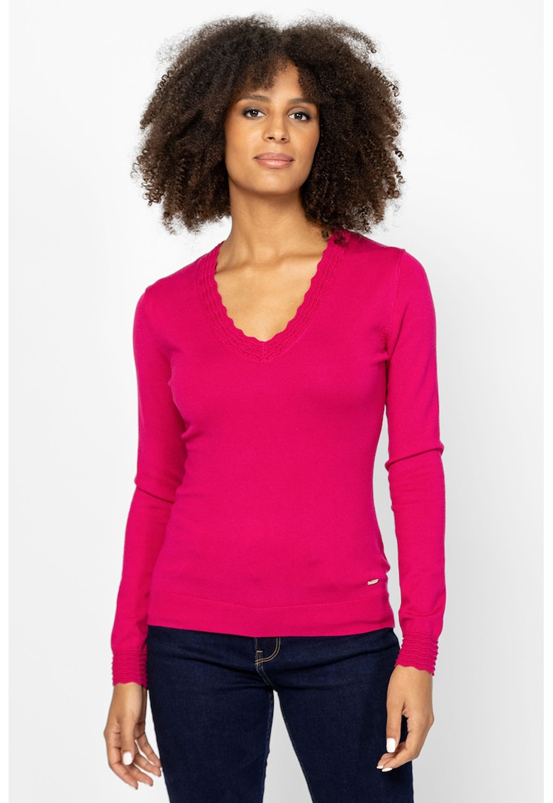 Pulover slim fit tricotat fin cu decolteu in V