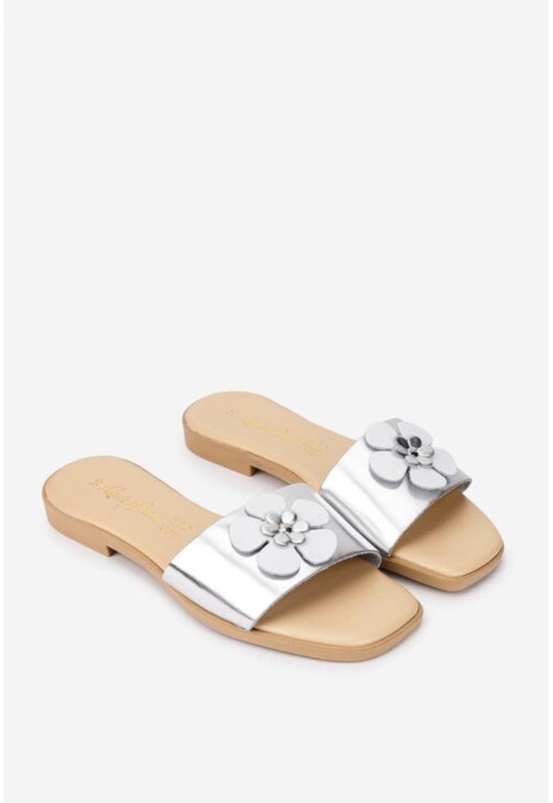 Papuci dama argintii din piele cu ornament