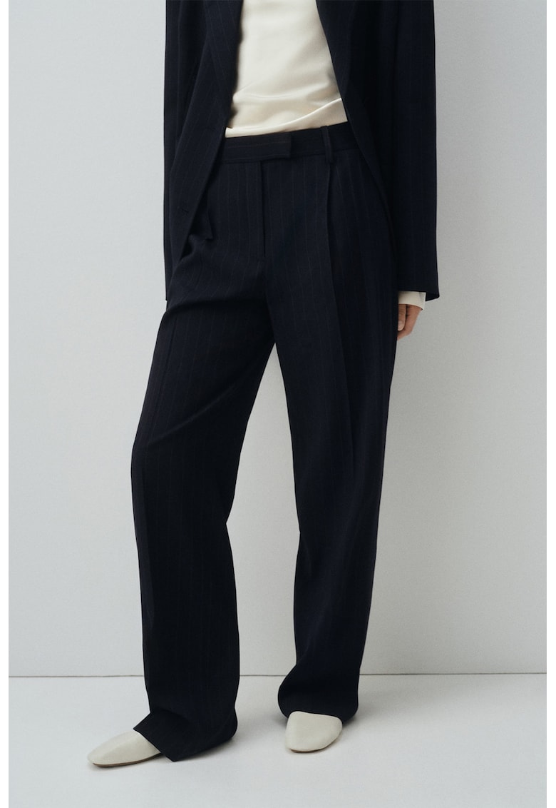 Pantaloni lejeri cu dungi discrete