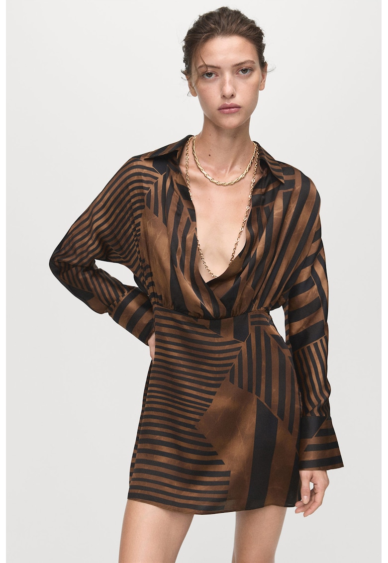 Rochie scurta cu croiala in A si model