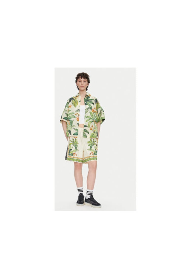 Pantaloni scurti cu model floral si croiala ampla