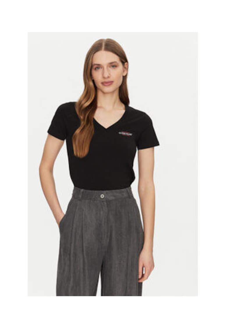 Tricou cu decolteu in V -