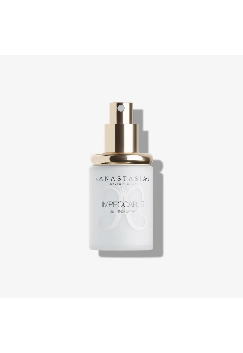 Spray pentru fixarea machiajului Impeccable Blurring Matte