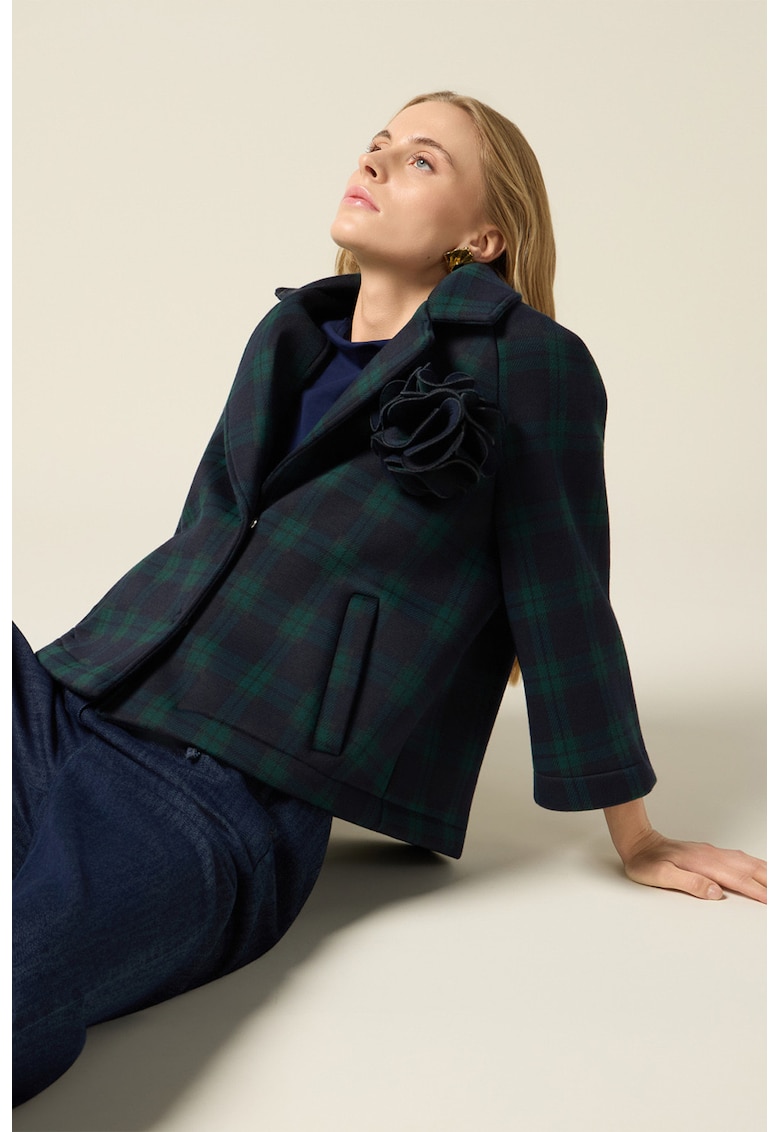 Palton cu maneci trei sferturi si model in carouri