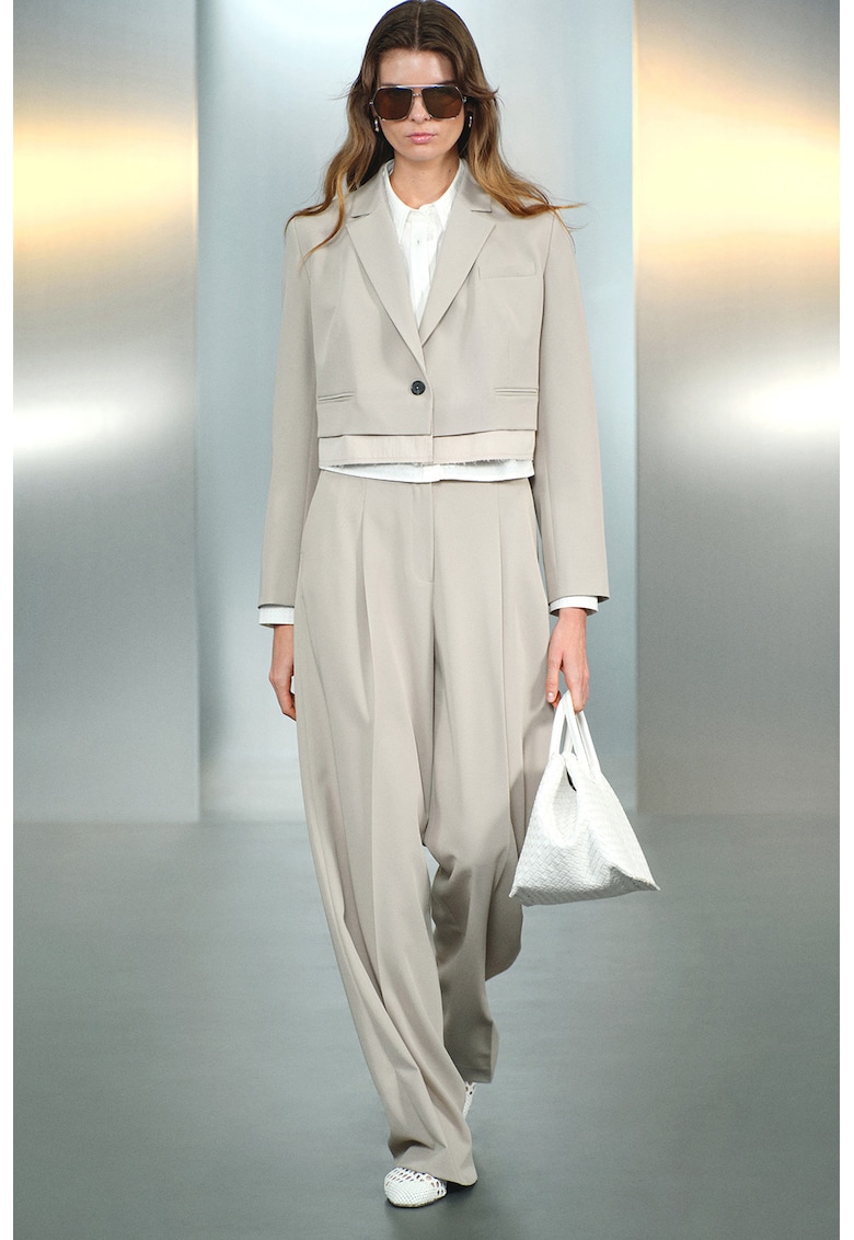 Pantaloni drepti cu pensa si o curea asortata