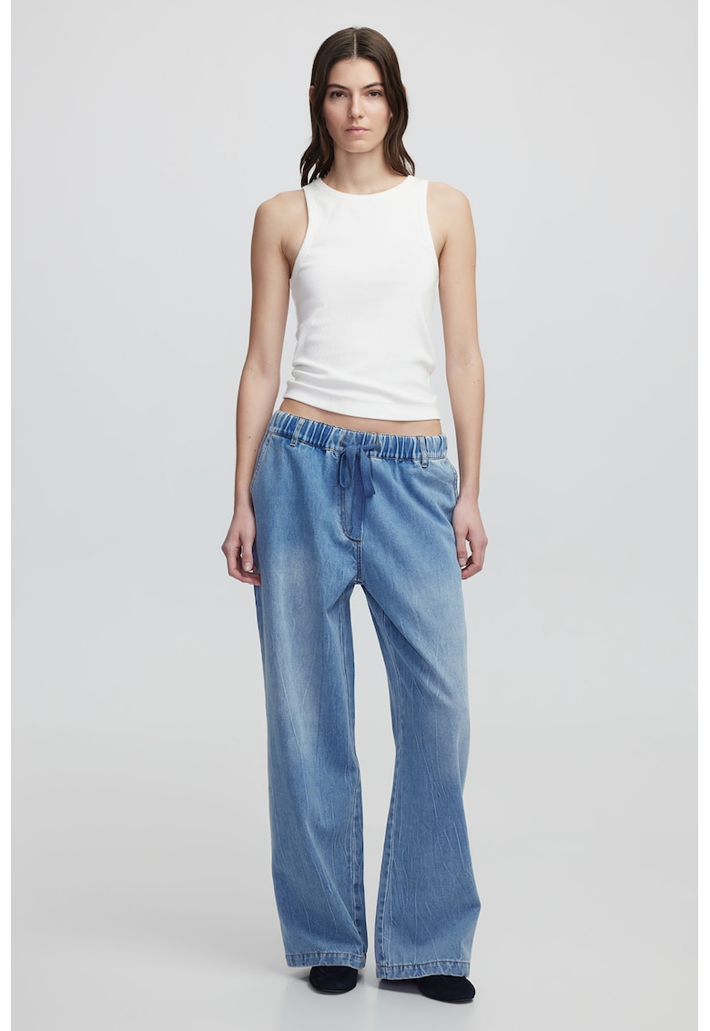 Blugi cu croiala ampla si snururi