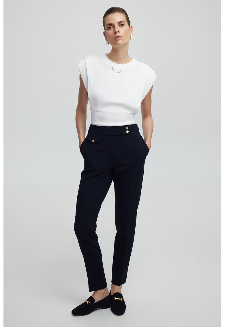 Pantaloni slim fit cu pensa