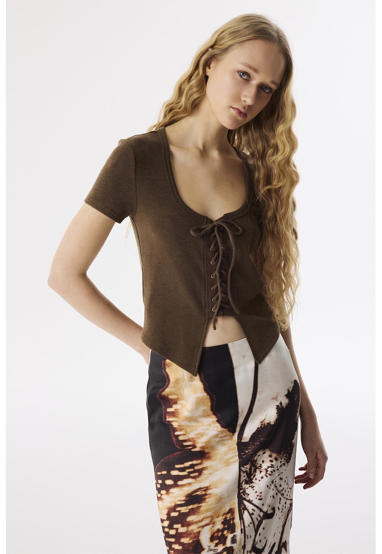 Bluza cu decolteu rotund - maneci scurte si snururi