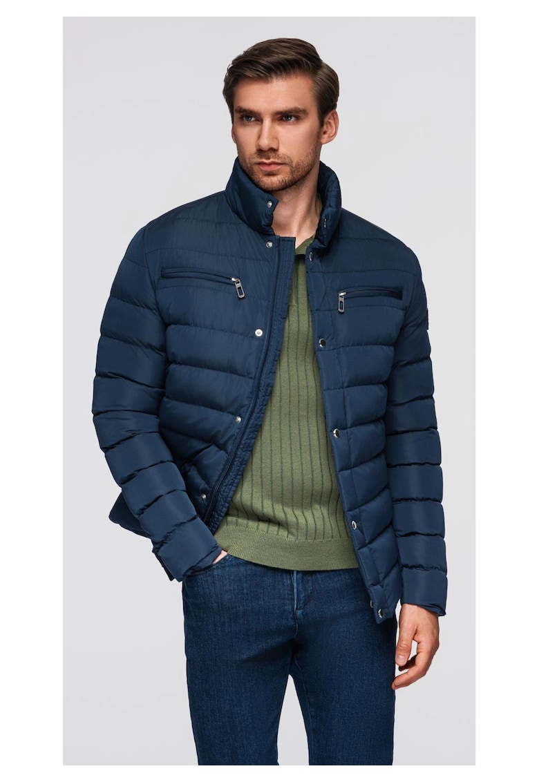 Jacheta matlasata cu guler inalt si fermoare pe piept