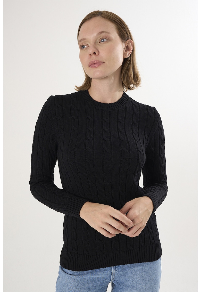 Pulover cu design torsade si decolteu la baza gatului