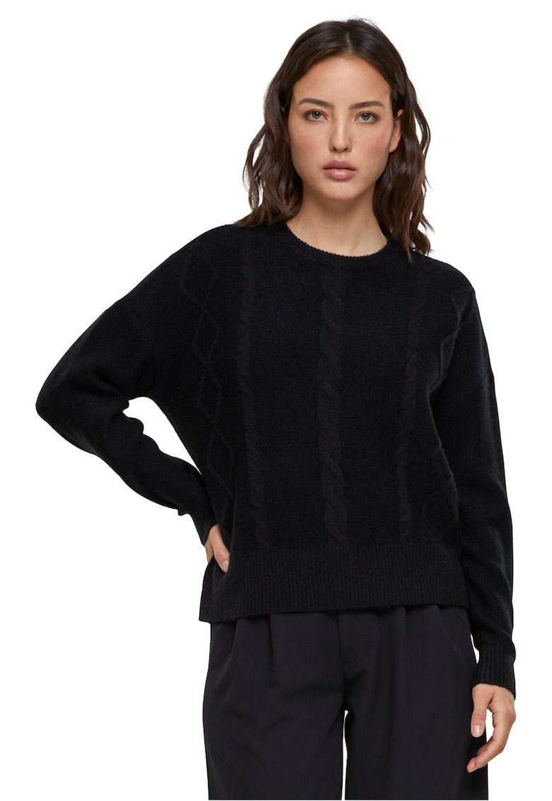 Pulover cu maneci cazute si design cu torsade