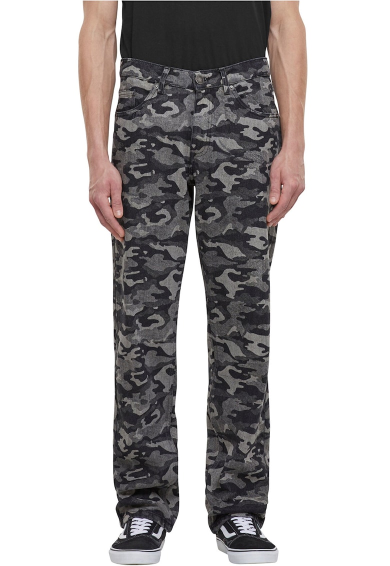 Blugi ampli cu imprimeu camuflaj