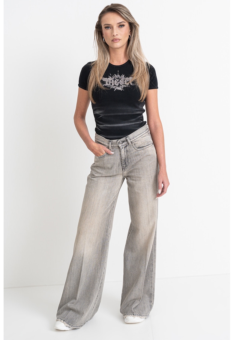 Tricou slim fit cu decolteu la baza gatului - Negru/Argintiu