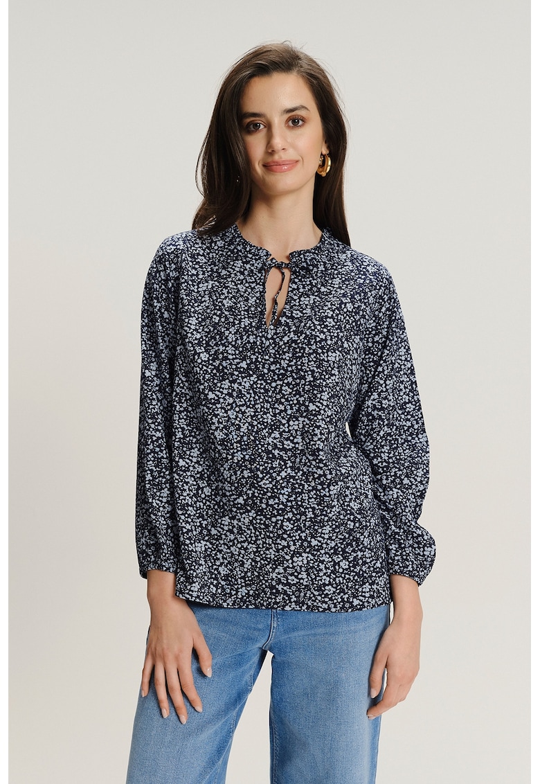 Bluza-tunica cu decolteu la baza gatului