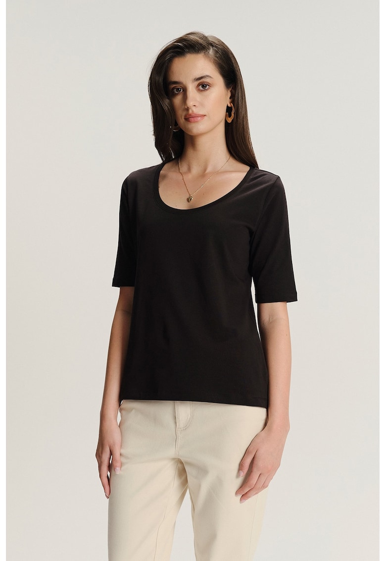 Tricou cu decolteu rotund si maneci medii - Negru