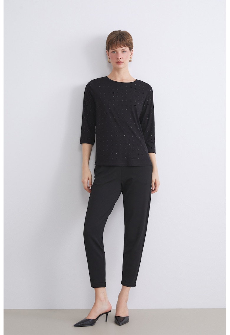 Pantaloni crop cu croiala conica si talie elastica